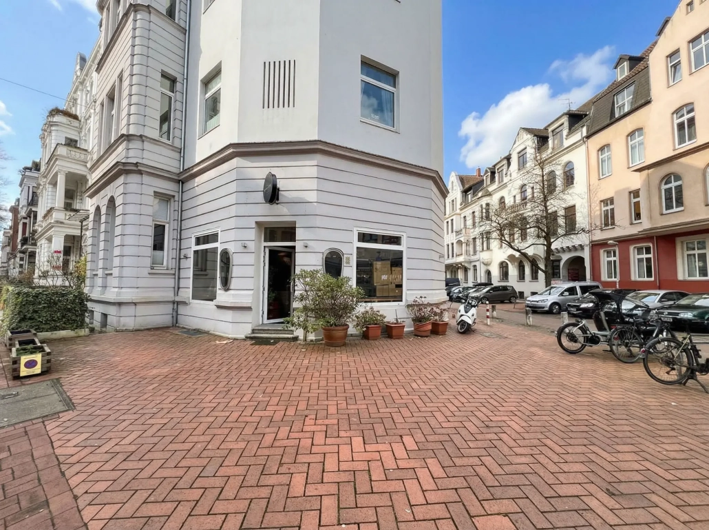Eingang und Laden im Immobilienensemble Bödekerstraße Hannover Oststadt